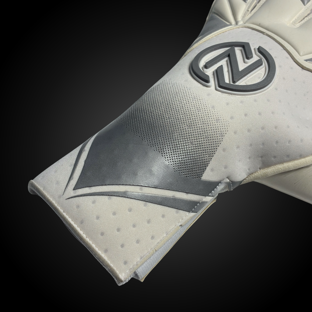 Guantes de Arquero Profesional NovaOne 3.0 Silver Edition - Blanco y Plateado