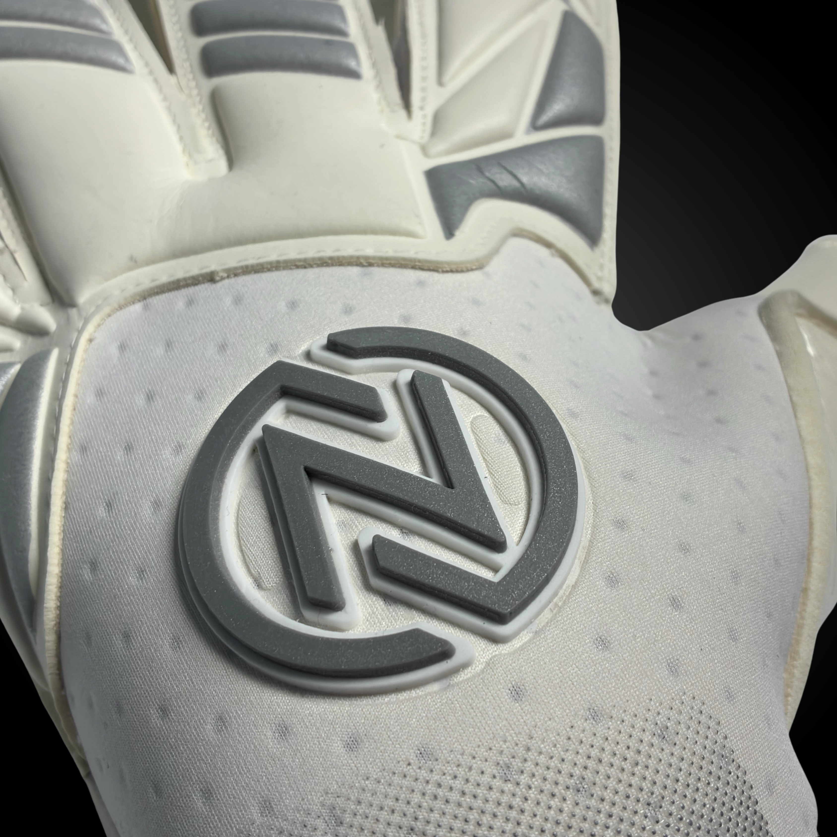 Guantes de Arquero Profesional NovaOne 3.0 Silver Edition - Blanco y Plateado