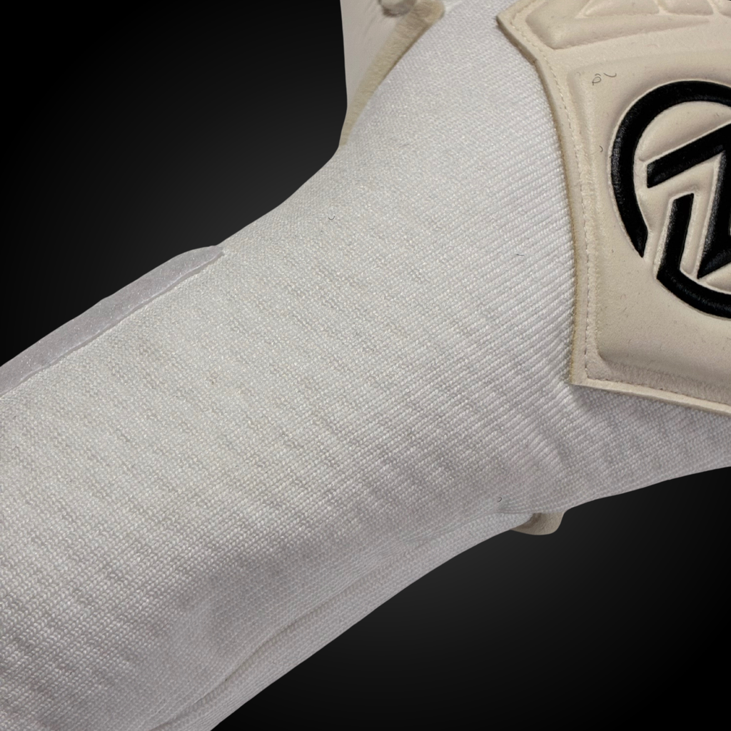 Fugazia 2.0 Flyknit White – Guantes de Arquero Profesionales